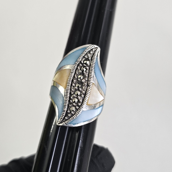 Elegant Sterling Silver 925 Mother Of Pearl Ring - Picture 6 of 6